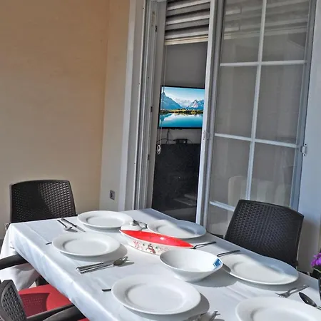 Hillcrest Apartman *